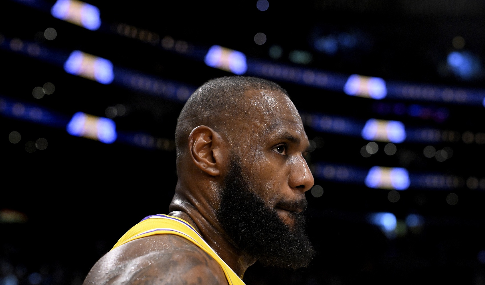 美记：詹姆斯与亚马逊之间的合作关系 或促使其加入后者解说团队