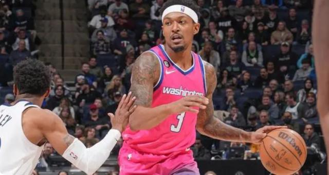 kaiyun.com-末节17分带队逆转 比尔本季投篮效率刷新生涯新高