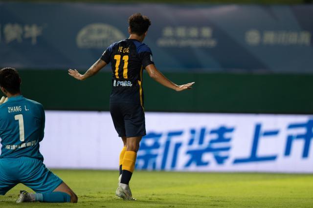 kaiyun.com-【中超】叶楚贵捅射糜昊伦点射 深足1比1扳平广州城